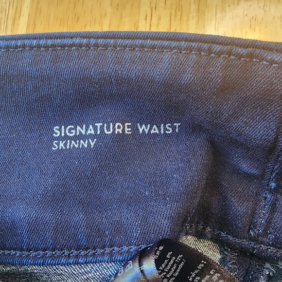 Spanx Signature Waist Skinny Back Zip Dark Wash Blue Jeans Women's Size 27 - Picture 7 of 13